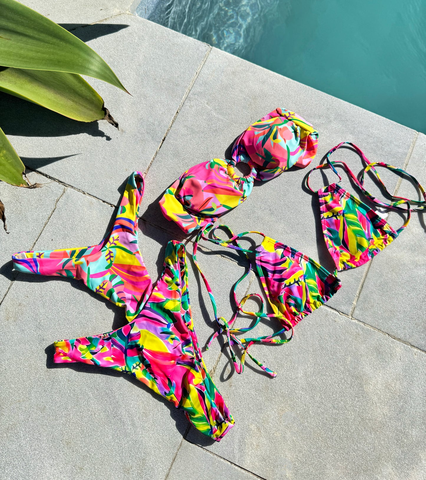 Tropical Tide V Bottom